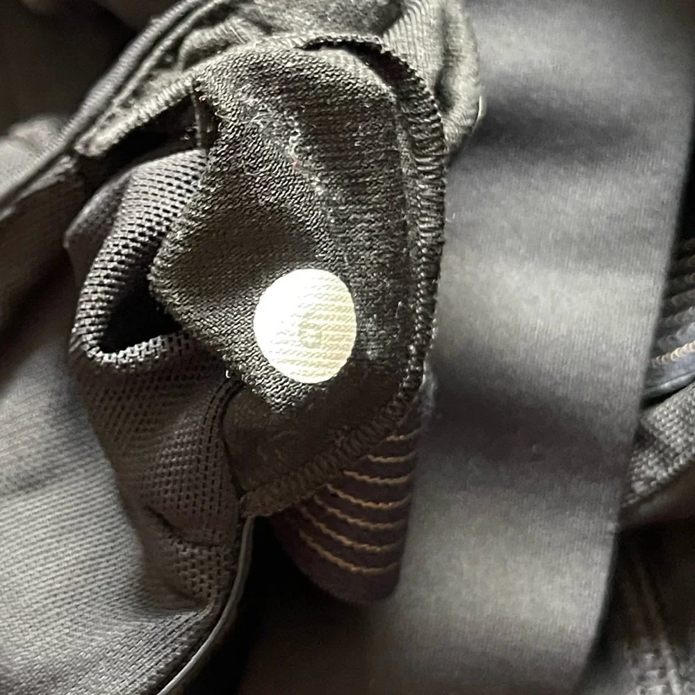 Lululemon sleeveless top 6